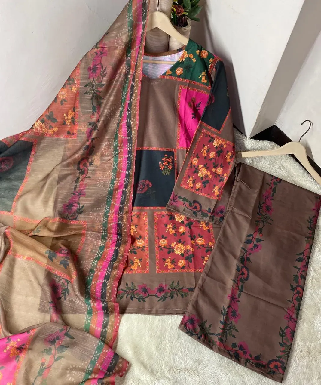 Doria Lawn 3Pc Suit Brown Pink 21" Set